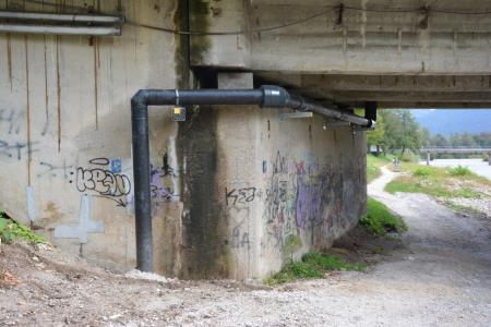 Vodovod pod mostom