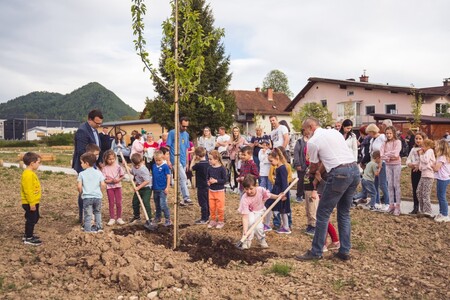 Odprtje vrtičkov v Preski